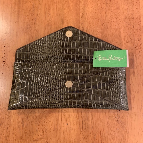 Lilly Pulitzer Clutch - Picture 1 of 3